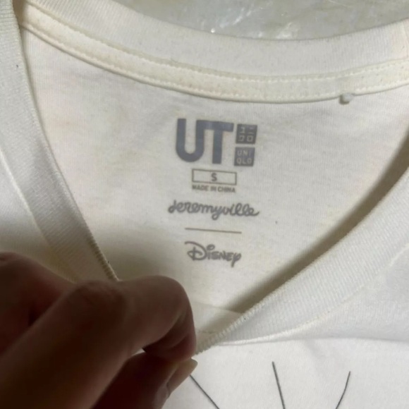 Disney T shirt Mickey he always makes you smile Sz S - Picture 10 of 10